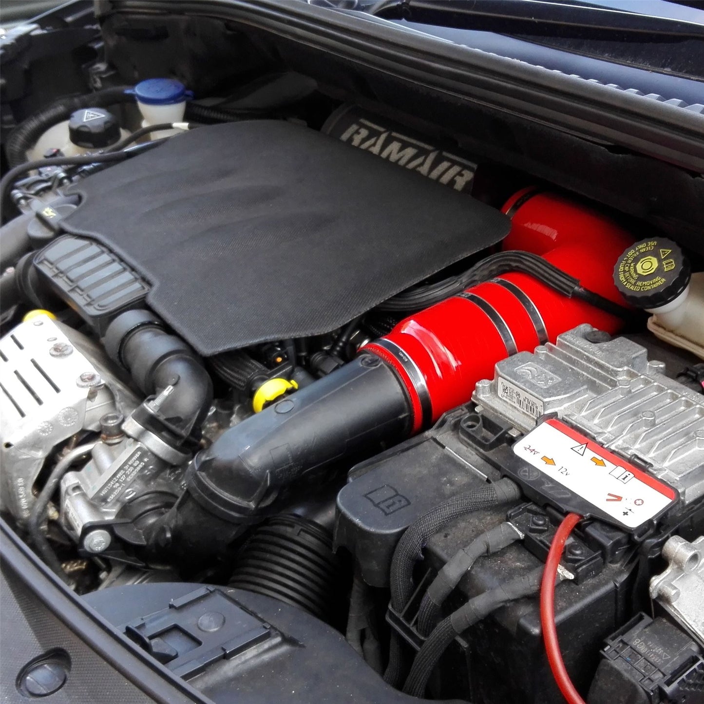 Performance Foam Induction Kit for 1.2 THP & VTI Citroen & Peugeot - Black Hose